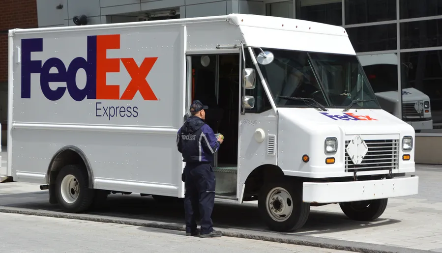 How Much Does a FedEx Contractor Make Per Stop?
